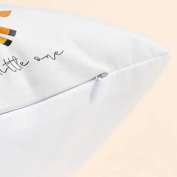 🆕 Dream Big Little One Giraffe Cushion Cover New! NWOT - Picture 2 of 4